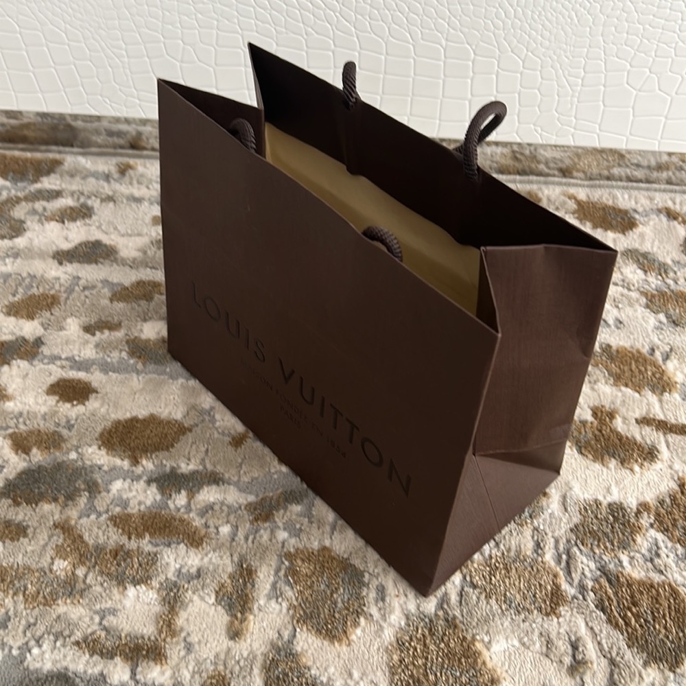 Louis Vuitton gift bag - Picture 2 of 2
